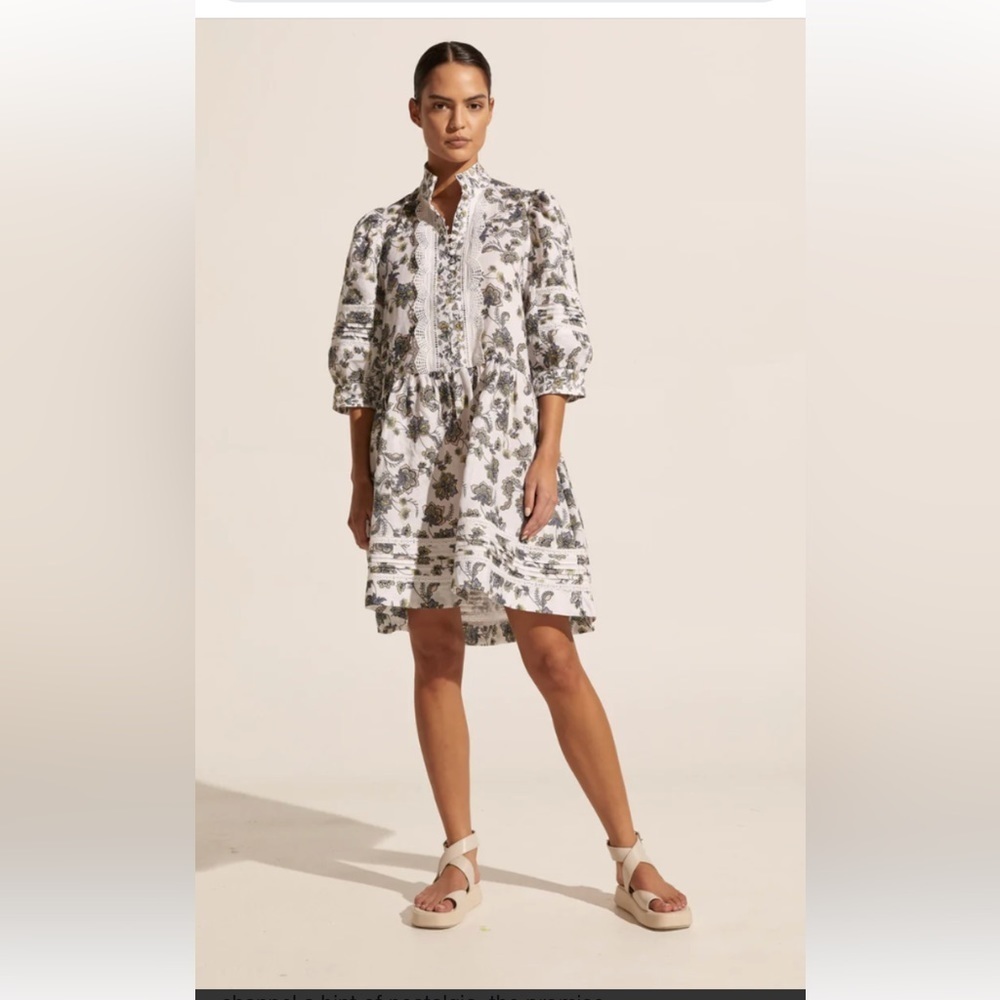 NWOT! Zoe Kratzmann SZ 3, white floral promise dress in flower field.